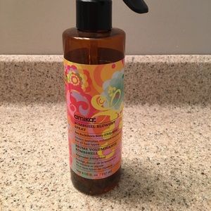 Amika Bombshell Blowout Spray